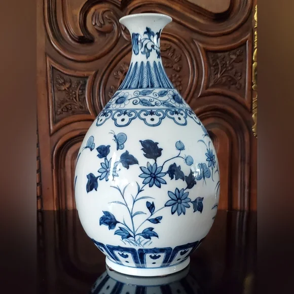 Vntg 12 1/2" Repo. 15th Century Ming Jongle Dynasty Bottle Vase by Andrea Sadek - Picture 2 of 10